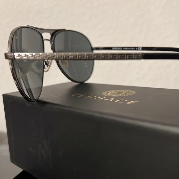 Versace Occhiale Metallo Sunglasses - Picture 3 of 12